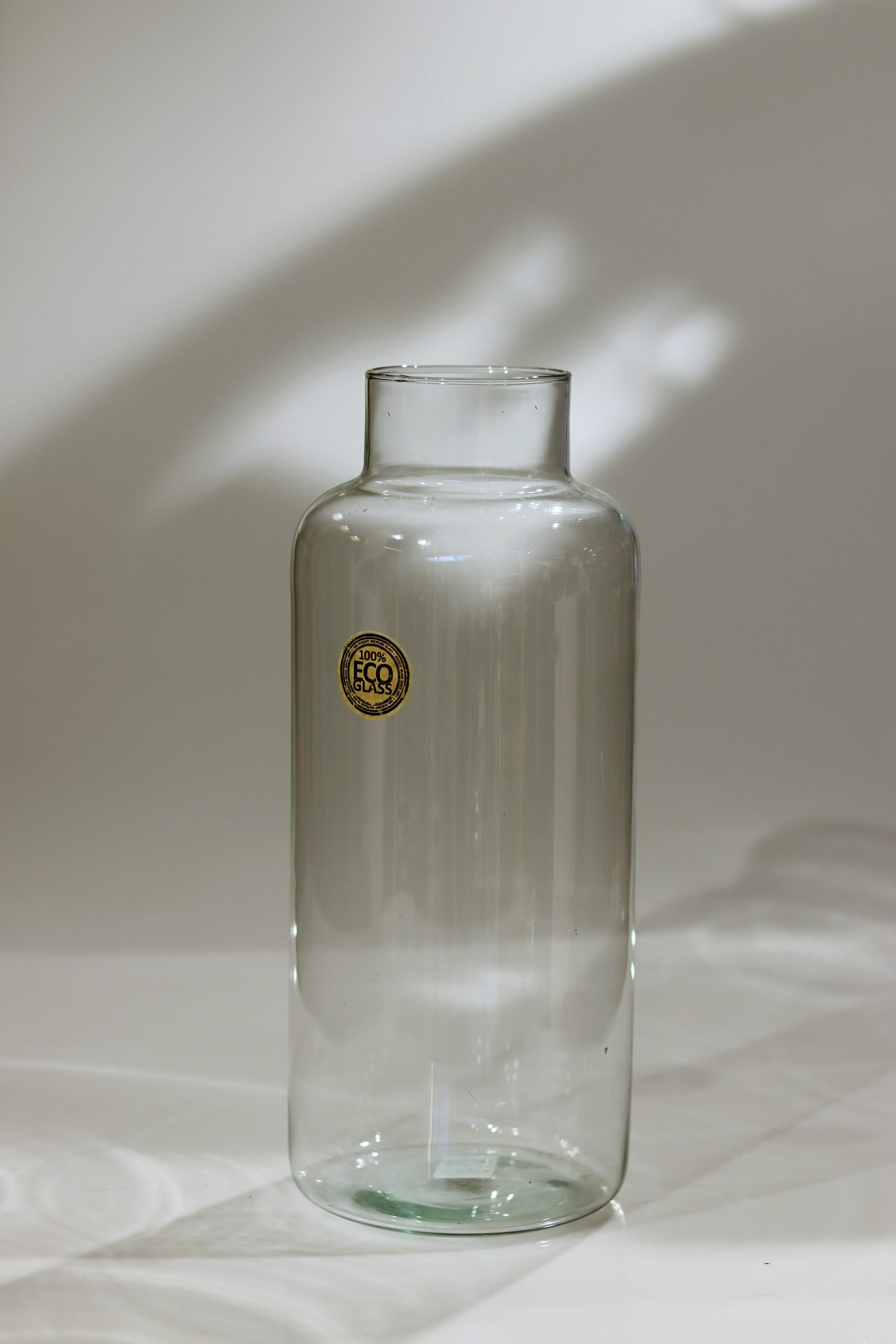 Hoge cilindrische glazen Eco Cilinder Vaas van 100% gerecycled glas met smalle hals